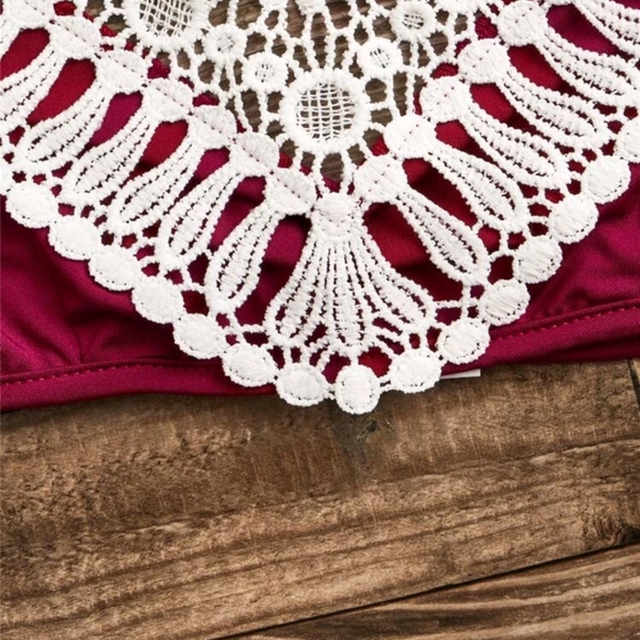 Boho Lace Front Cropped Halter - Picture 4 of 4